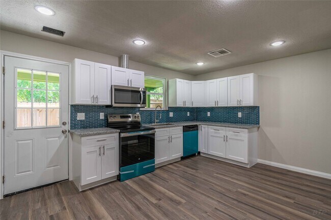 Building Photo - 7921 Cook Rd