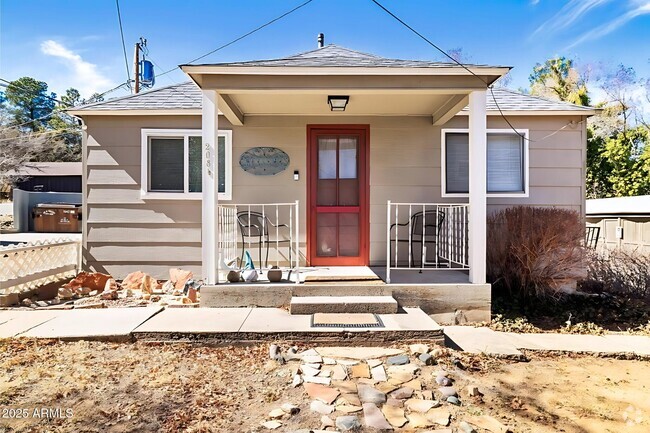 Building Photo - 208 S Summit Ave Rental