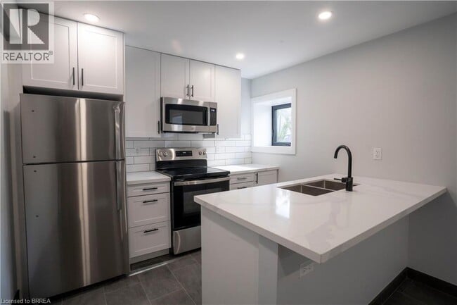 Photo - 130 Elgin St Unit 2