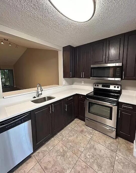 Photo - 1999 NW 4th Ave Unidad C