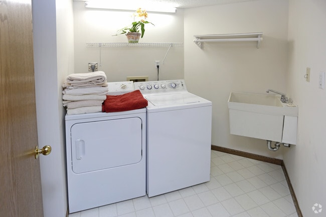 Lavandería dentro del apartamento - Southwirth Apartment Homes