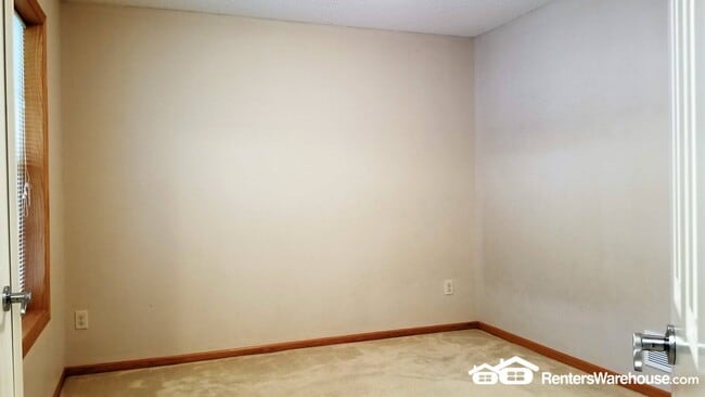 Photo - 64 Crown Pointe Curve