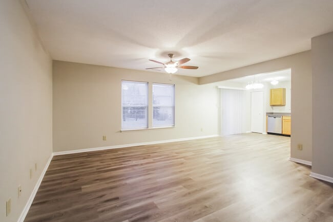 Photo - 824 Olmsted Dr