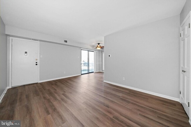 Photo - 4938 W Brigantine Ct Unit 4938