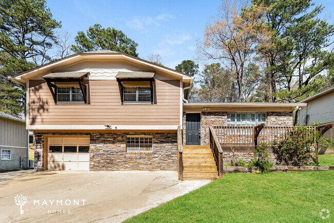 Building Photo - Spacious Five-Bedroom Home