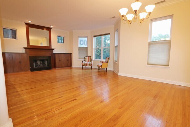 Photo - 4230 N Broadway Unit 2N
