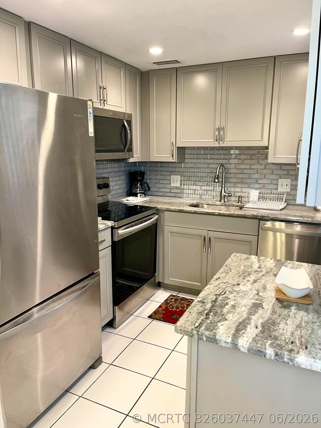 Building Photo - 104 Kent St Unit 104