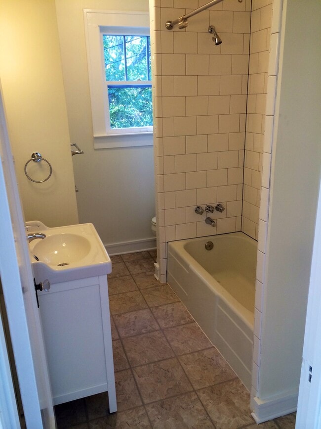 Photo - 2210 Euclid Ave Unidad 2210 1/2