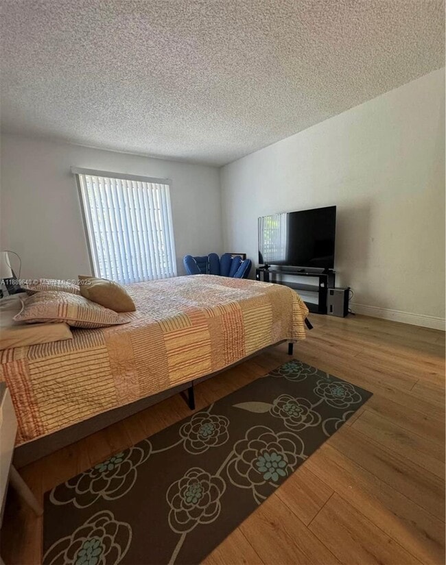 Building Photo - 5201 Geneva Ct Unit 309