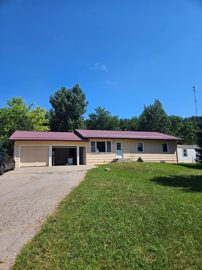 3 BED | 1 BATH | SINGLE-LEVEL HOME | STURGIS - 3 BED | 1 BATH | SINGLE-LEVEL HOME | STURGIS
