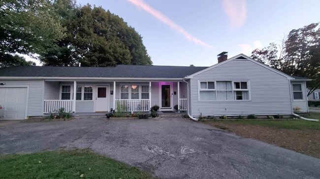 921 Cottage St Unit B