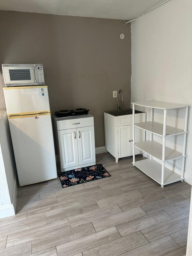 Photo - 7901 NW 66th Ter Unidad Efficiency