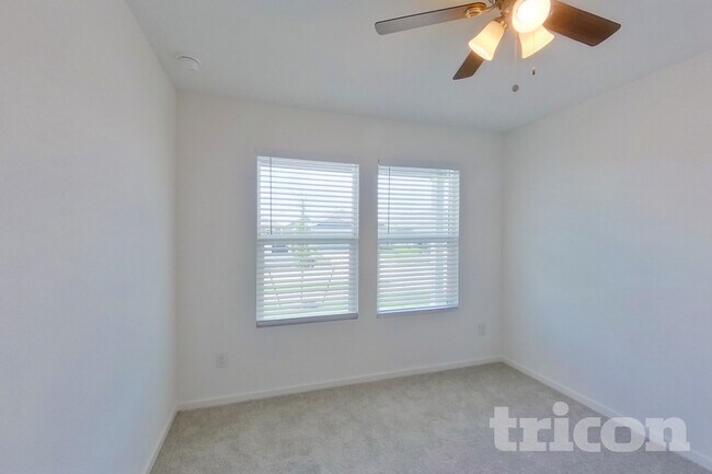 Photo - 807 Ginkgo Wy