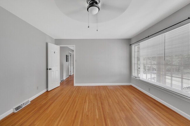 Photo - 9021 Sharonbrook Dr