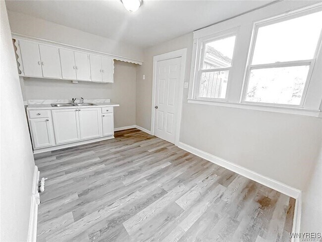 Building Photo - 531 24th St Rental