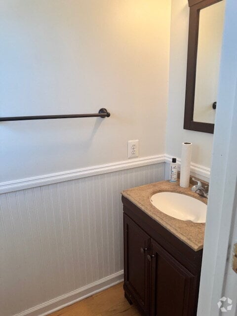 Building Photo - 2453 Wentworth Dr Rental