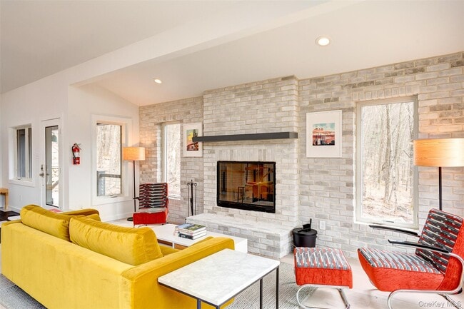 Photo - 90 Meadow Ln