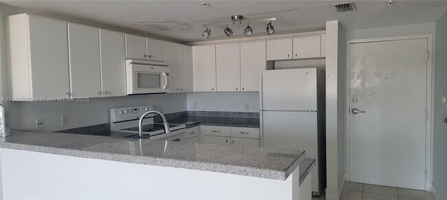Photo - 2740 SW 28th Terrace Unit 405