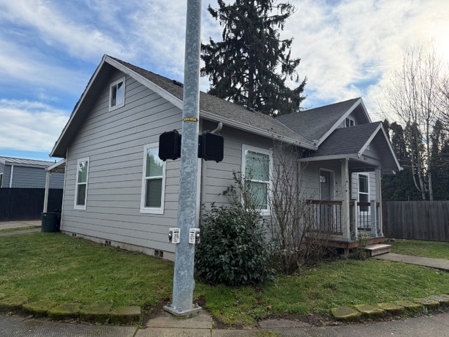 Building Photo - 3015 Fruit Valley Rd