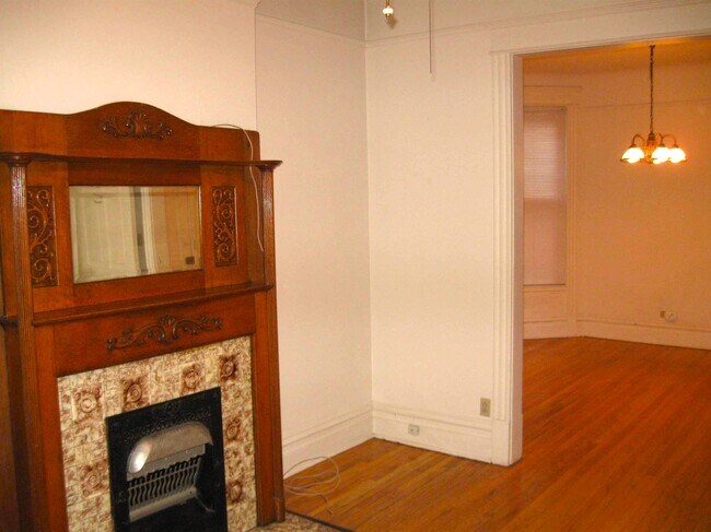 Photo - 833 W Newport Ave Unit 3