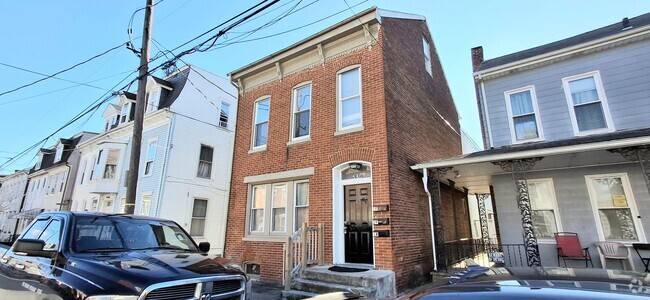 Building Photo - 530 W Philadelphia St Unit 2F - Second Floor Front Rental