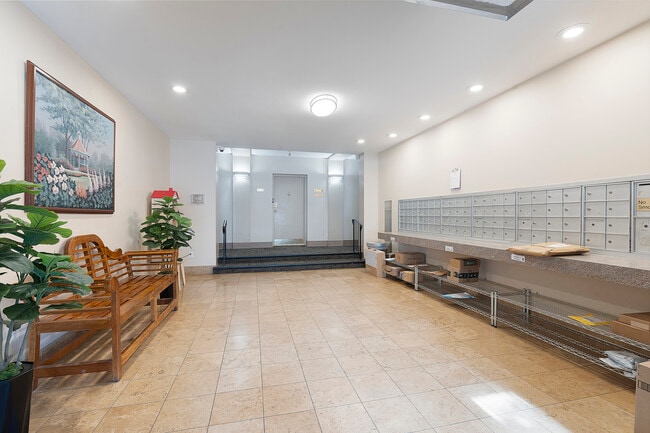 Photo - 1931 N Cleveland St Unit 207