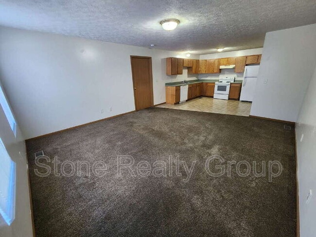 Photo - 671 N 25th St