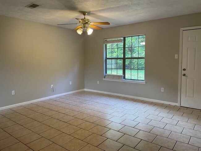 Photo - 1425 Joyner Dr