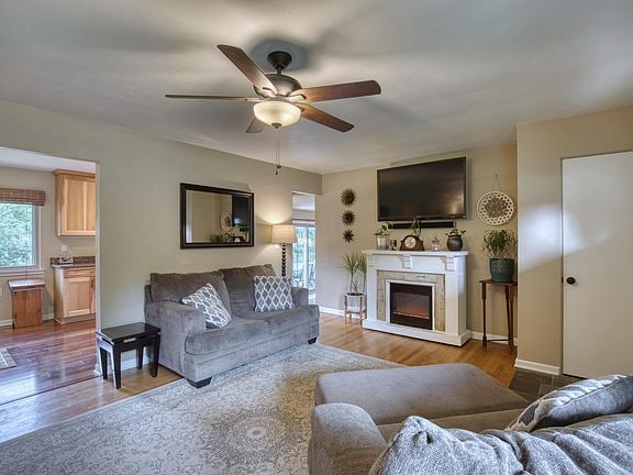 Photo - 4454 N 107th St