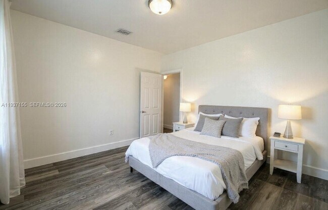 Photo - 230 SE 29th Ave Unit 1