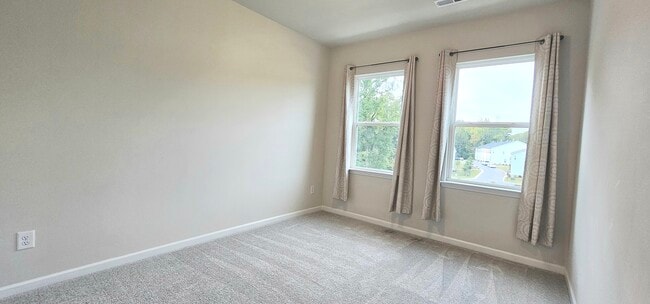 Building Photo - 904 Kinsey Aly Unit 1