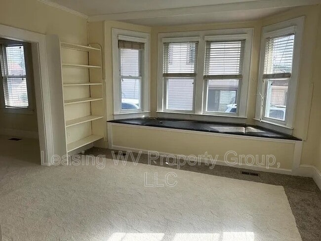 Photo - 409 High School Ave