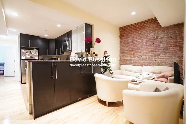 Photo - 1203 Beacon St