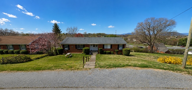 Building Photo - Jeanette Avenue-1041/1043 (Duplex) Unit 1041