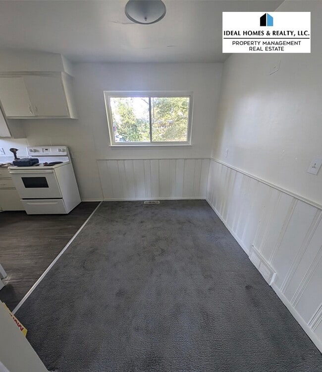 Photo - 6134 Detroit St