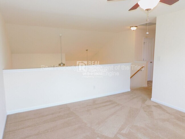Photo - 1017 Hawick Dr
