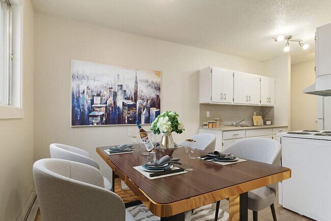 Photo - Hyland Manor