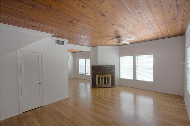 303 S Osprey Ave