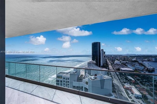 Building Photo - 18975 Collins Ave Unit 18975 Collins Ave appt 3905 Rental