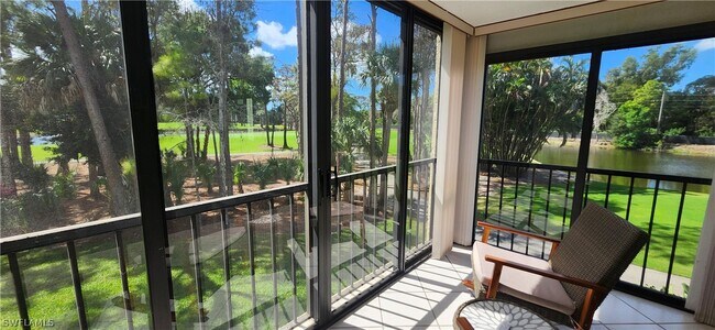 Building Photo - 228 Fox Glen Dr Unit 3204