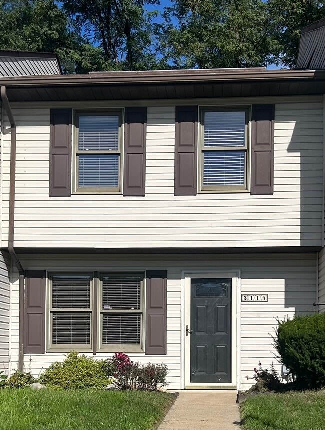 Building Photo - 3115 School Pl