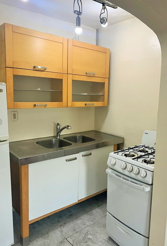 Photo - 2315 N Charles St