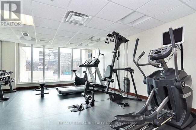 Photo - 234 Rideau St Unit 2202