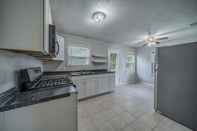 Photo - 1155 Greenbrier Dr