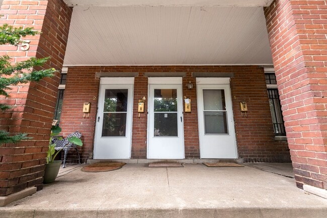 Photo - 145 N Keats Ave Unit #3