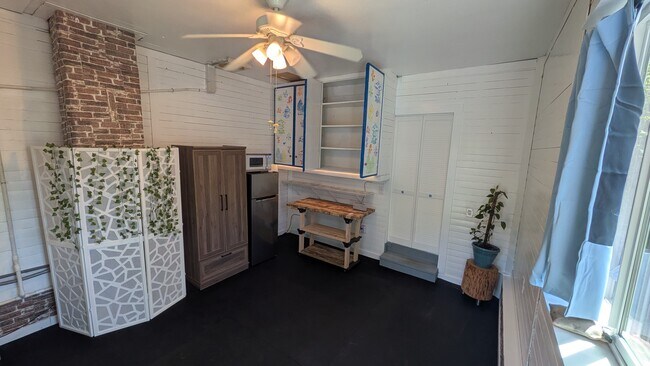 Photo - 122 S Marion Ave Unidad Studio-In Law
