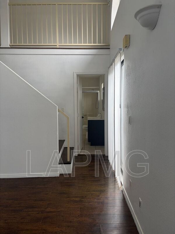 Photo - 432 N Kingsley Dr