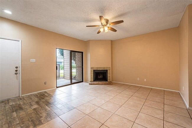 Photo - 7069 N Holiday Dr