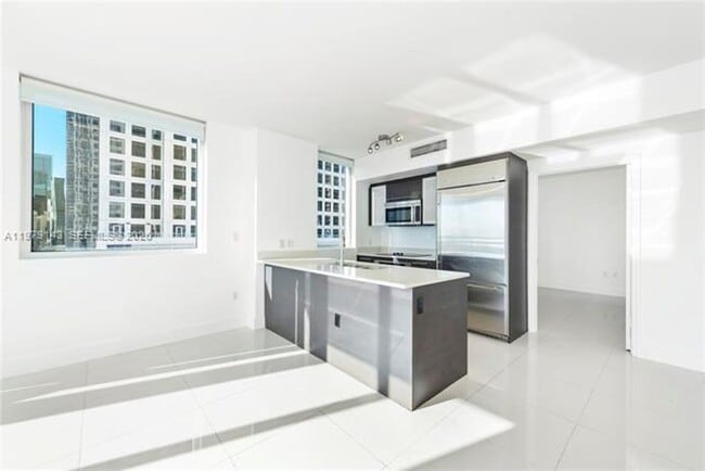 Photo - 500 Brickell Ave Unit 500 Brickell Ave # 1402