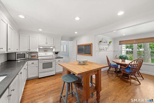 Photo - 72 Hillandale Rd